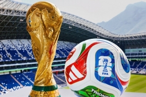 2026年世界杯用球：设计灵感来源于三个主办国，可追踪球路轨迹 图1